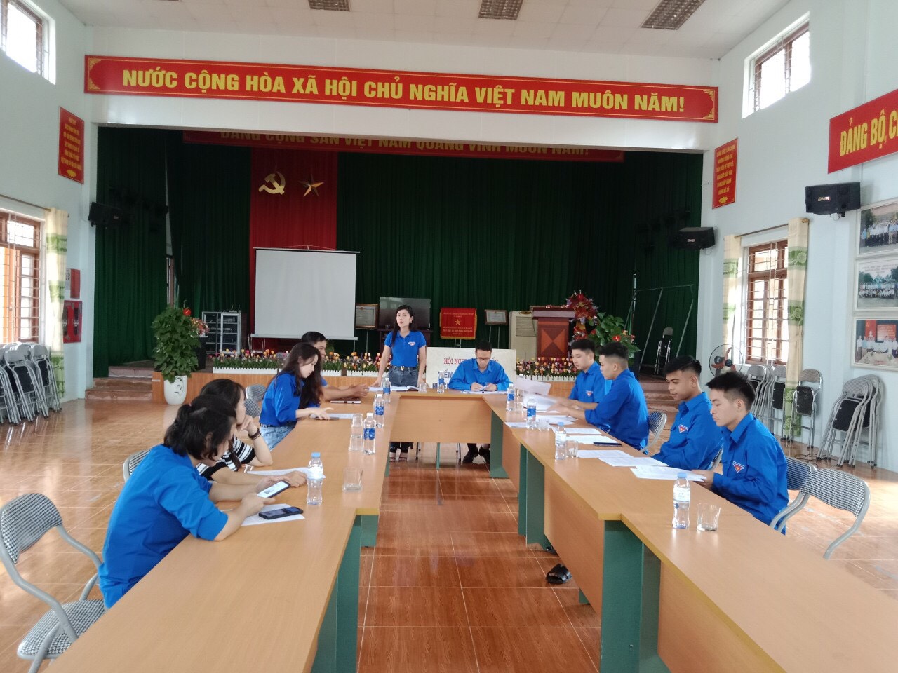 Đ/c Hà Thị Hồng Vân - Phó bí thư huyện đoàn phát biểu kết luận buổi làm việc